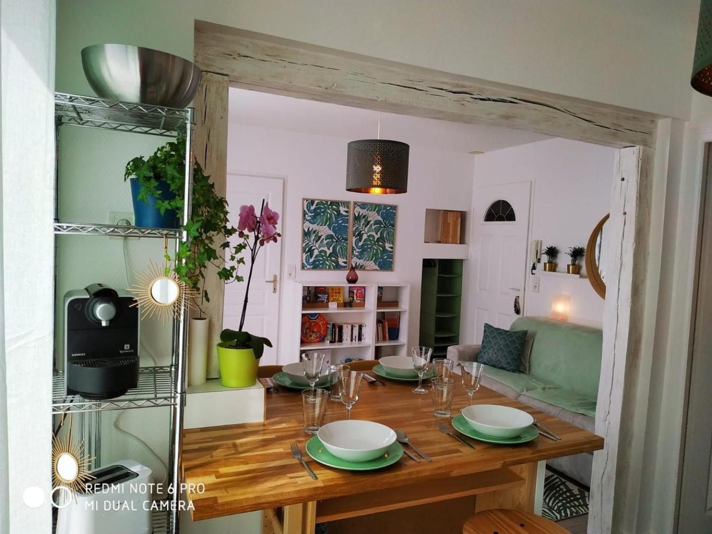 דירות 2 Min Walk From Train Station And Center Of טור מראה חיצוני תמונה